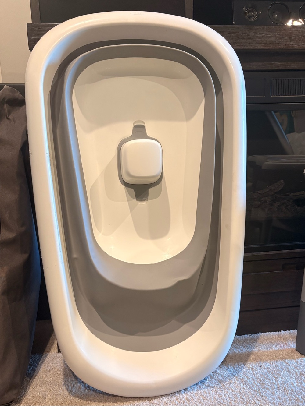 Oxo Collapsible Baby Bath — White and Gray